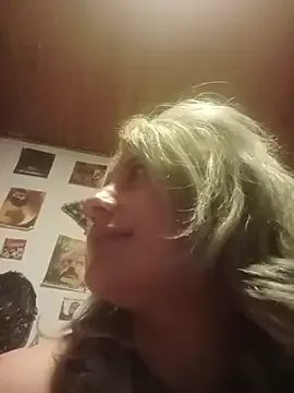 Hollywouldd — Cream in Tits  