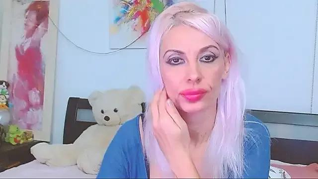 Try our girls live displays and explore the company of endless strippers, with beautiful physiques, vibrating toys and more.