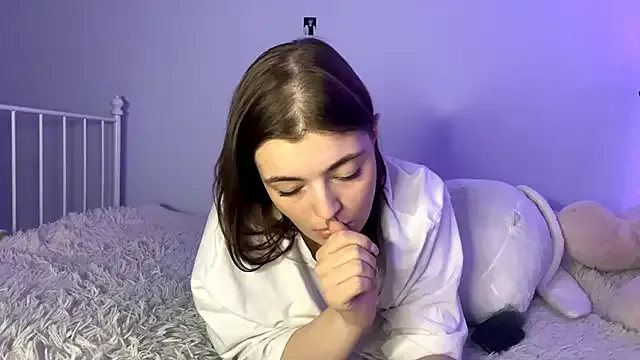 HoneyMist — suck dildo