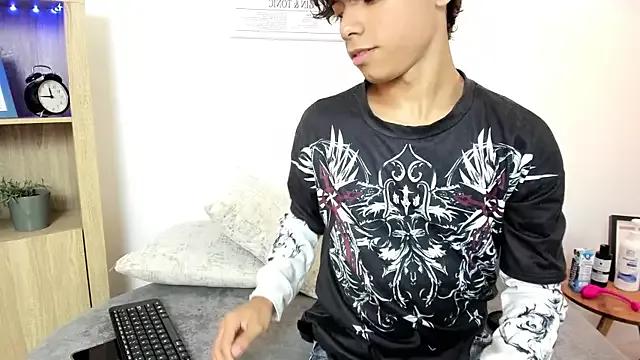 Honeymoon_sariel from StripChat is Freechat