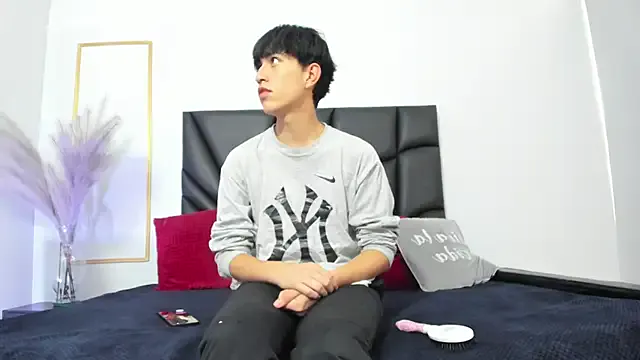 hoot_booys_ — cum show