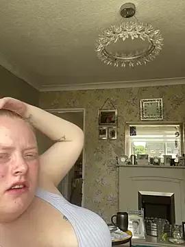 Horny-Hazel from StripChat is Freechat