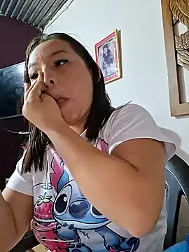 hot-mom22 — STRANGER PUTS FINGERS IN MY PUSSY