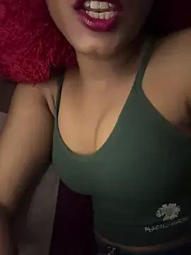 Hot_Goldengirl from StripChat is Freechat