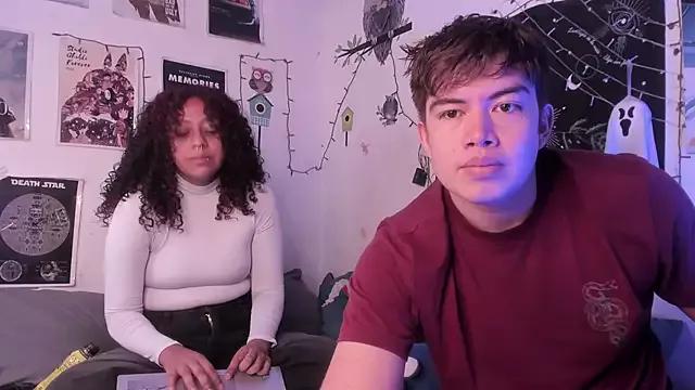 Try our girls live displays and explore the company of endless strippers, with beautiful physiques, vibrating toys and more.