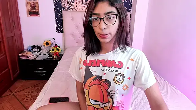 hottie_vero — seduce me with candles