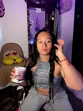 Try our girls live displays and explore the company of endless strippers, with beautiful physiques, vibrating toys and more.