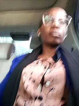 iamdiamonds from StripChat is Freechat