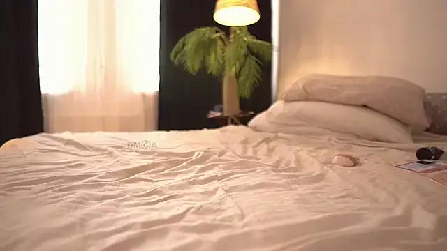 Try our girls live displays and explore the company of endless strippers, with beautiful physiques, vibrating toys and more.