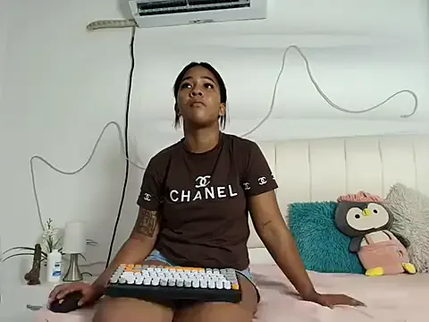 iiamsara — bailar twerks desnudo