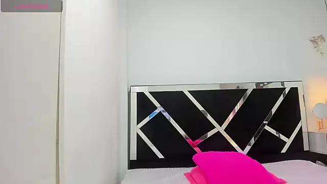 Try our girls live displays and explore the company of endless strippers, with beautiful physiques, vibrating toys and more.