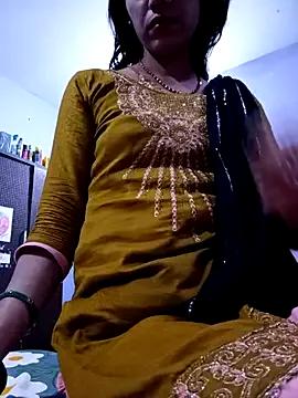 indiandesilive from StripChat is Freechat