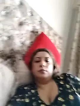 IndianLara from StripChat is Freechat