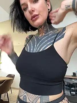 InkedBiitch from StripChat is Freechat