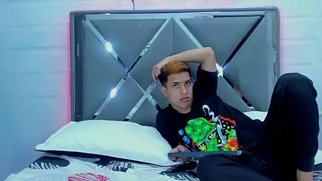 Try our girls live displays and explore the company of endless strippers, with beautiful physiques, vibrating toys and more.