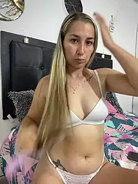 Try our girls live displays and explore the company of endless strippers, with beautiful physiques, vibrating toys and more.