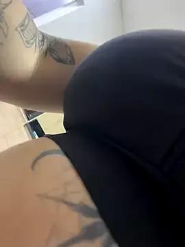 Try our girls live displays and explore the company of endless strippers, with beautiful physiques, vibrating toys and more.