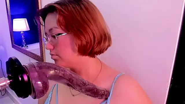 isa_grey_ from StripChat is Freechat