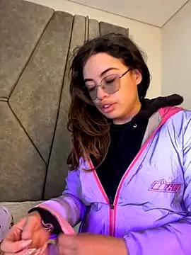 Isabela_Colins from StripChat is Freechat