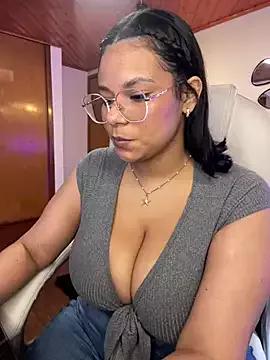 Try our girls live displays and explore the company of endless strippers, with beautiful physiques, vibrating toys and more.