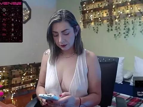 Isabella_lt from StripChat