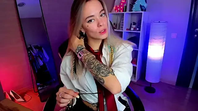 Isabella_Lure — make my ass red X5