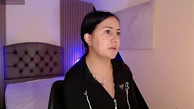 Try our girls live displays and explore the company of endless strippers, with beautiful physiques, vibrating toys and more.