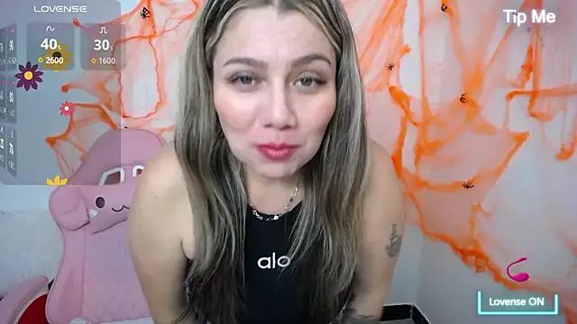 Isabella_wish1 from StripChat is Freechat