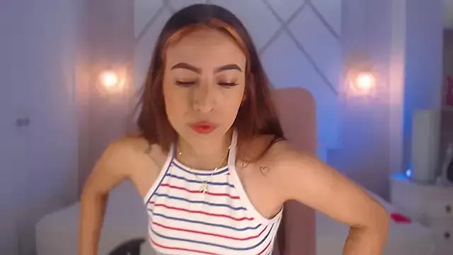 isabellashine from StripChat is Freechat