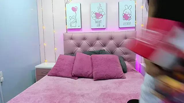 Issaa_Tyler from StripChat is Freechat