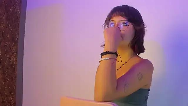 Ivy__storm from StripChat is Freechat