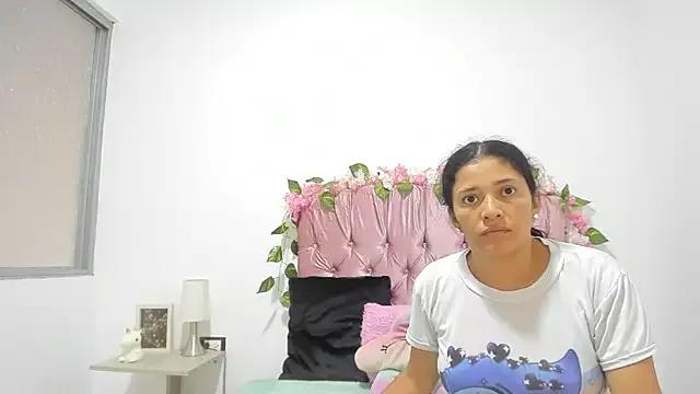 Try our girls live displays and explore the company of endless strippers, with beautiful physiques, vibrating toys and more.