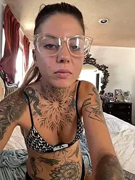 Try our girls live displays and explore the company of endless strippers, with beautiful physiques, vibrating toys and more.