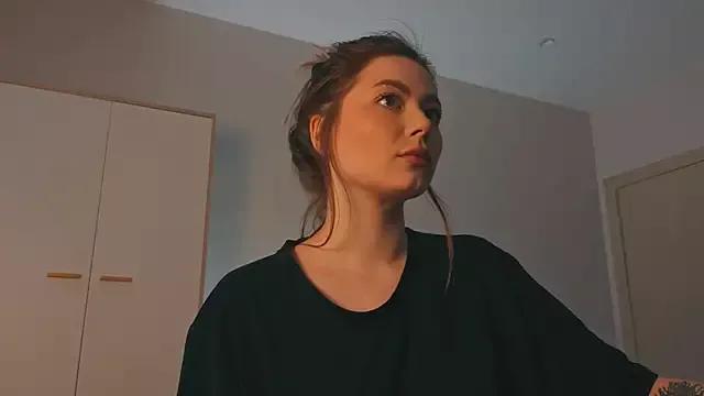 JadeGrande from StripChat is Freechat