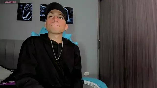 jake_and_joaquin from StripChat is Freechat