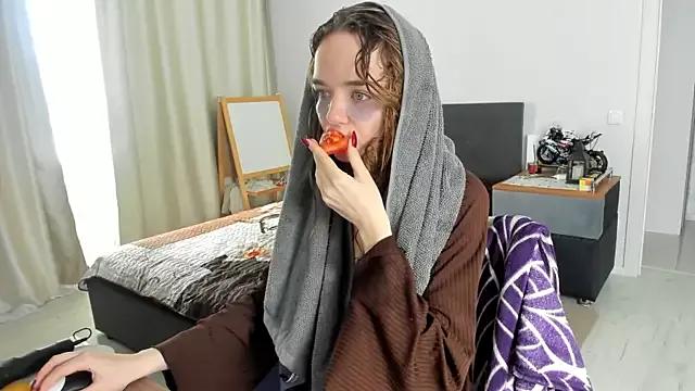 JanetShy from StripChat is Freechat