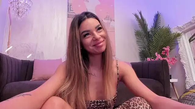 Try our girls live displays and explore the company of endless strippers, with beautiful physiques, vibrating toys and more.