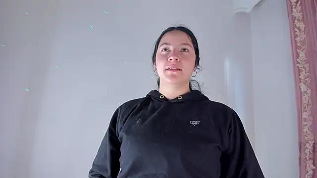 Try our girls live displays and explore the company of endless strippers, with beautiful physiques, vibrating toys and more.