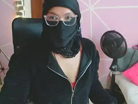 JENNIFERCOCOA from StripChat is Freechat