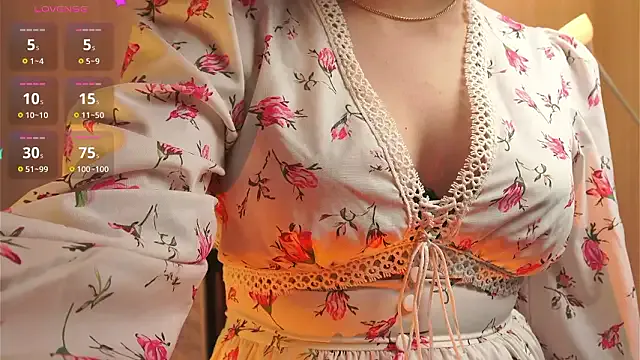 jenniferonlyforu — make my tits free + massage them close u