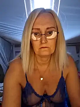 Jenny_Blum — Show Boobs