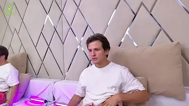 JesseCross from StripChat is Freechat