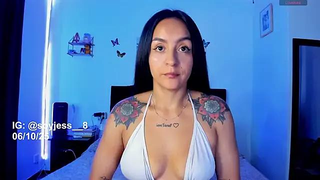 Try our girls live displays and explore the company of endless strippers, with beautiful physiques, vibrating toys and more.