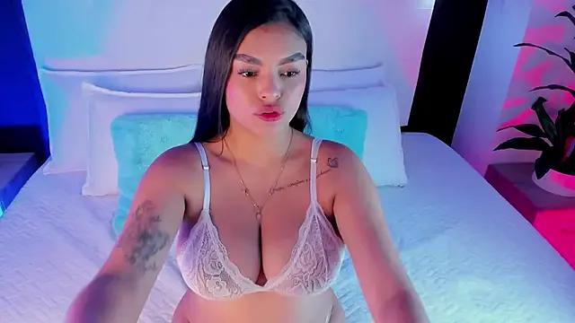 Try our girls live displays and explore the company of endless strippers, with beautiful physiques, vibrating toys and more.