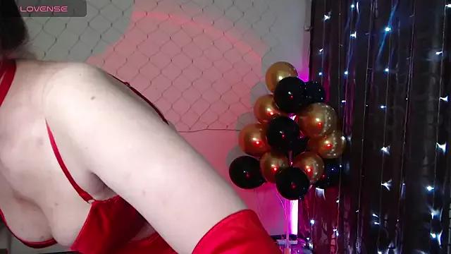 Try our girls live displays and explore the company of endless strippers, with beautiful physiques, vibrating toys and more.
