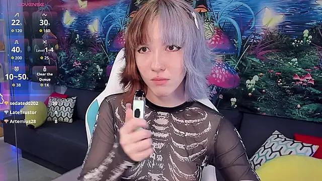 Try our girls live displays and explore the company of endless strippers, with beautiful physiques, vibrating toys and more.