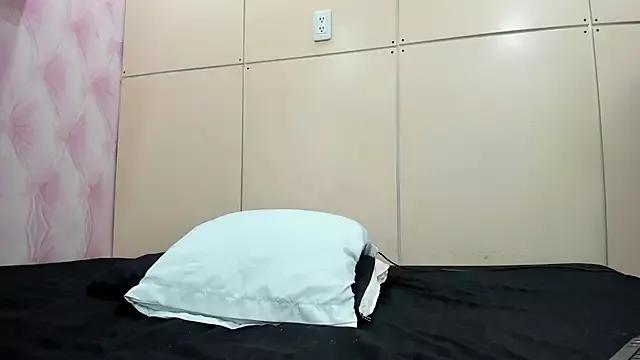 Jessybrownn from StripChat is Freechat