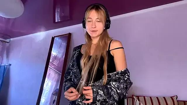 Try our girls live displays and explore the company of endless strippers, with beautiful physiques, vibrating toys and more.