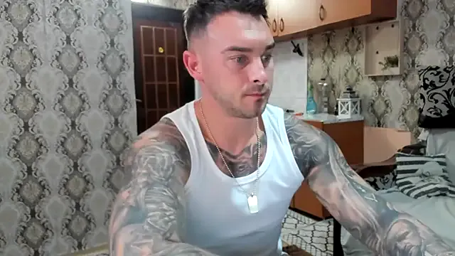 Jonmusclemaster — t-shirt off and hard dick