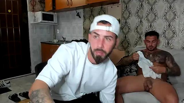 Jonmusclemaster from StripChat is Freechat